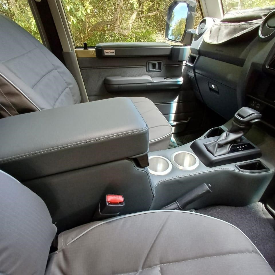 LC (70) DCab / SWagon Center Console 2010+  6 Speed Man + Fridge image 2