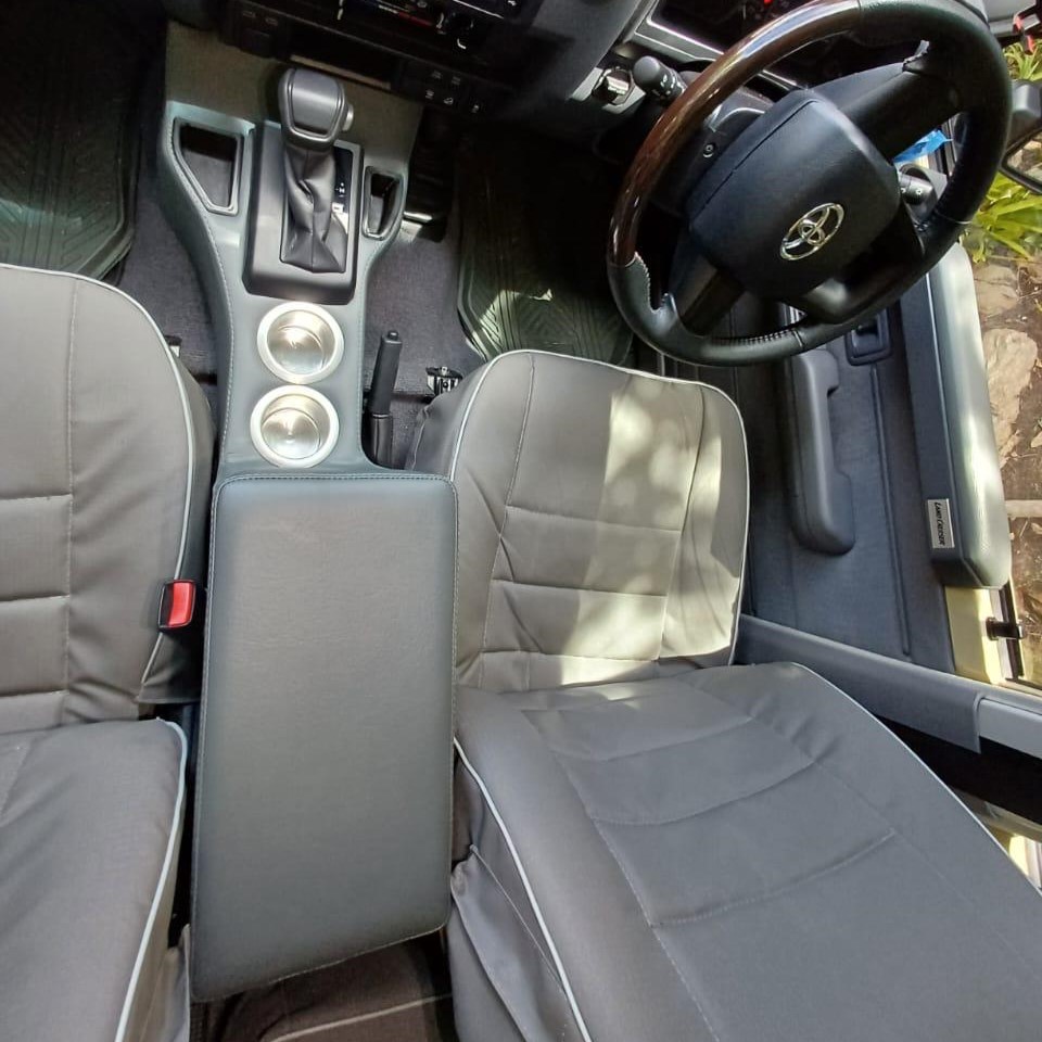 LC (70) DCab / SWagon Center Console 2010+  6 Speed Man + Fridge image 4